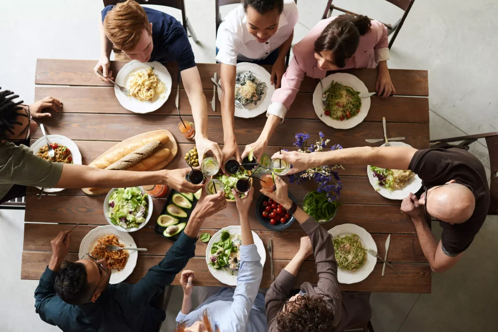 people at a restaurant eating