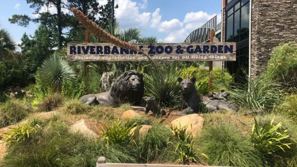 entrance to a zoo